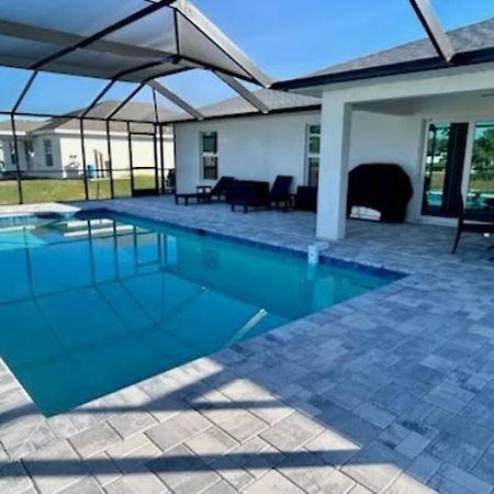 New With Heated Saltwater Pool! Ideal For 2 Families! Cape Coral Exterior foto